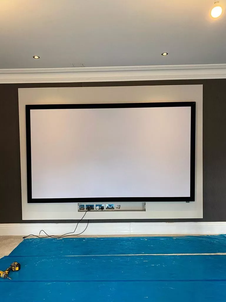 The finished projector screen