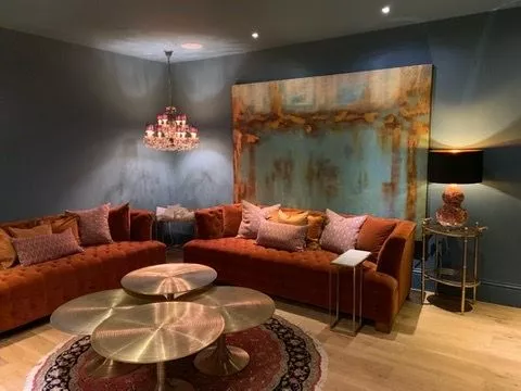 Lounge with chandelier